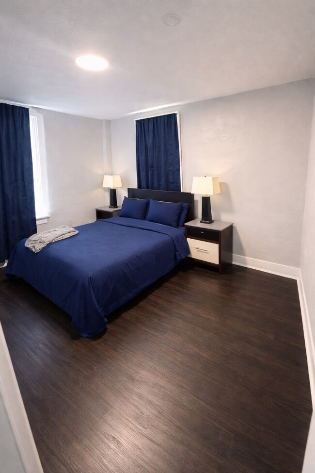 Photo - 818 Broad St