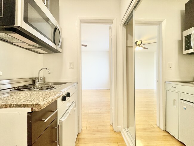 Photo - 2589 S Sepulveda Blvd Apartment Unit 3