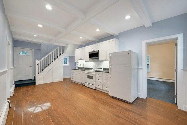 Photo - 288 S Van Dien Ave