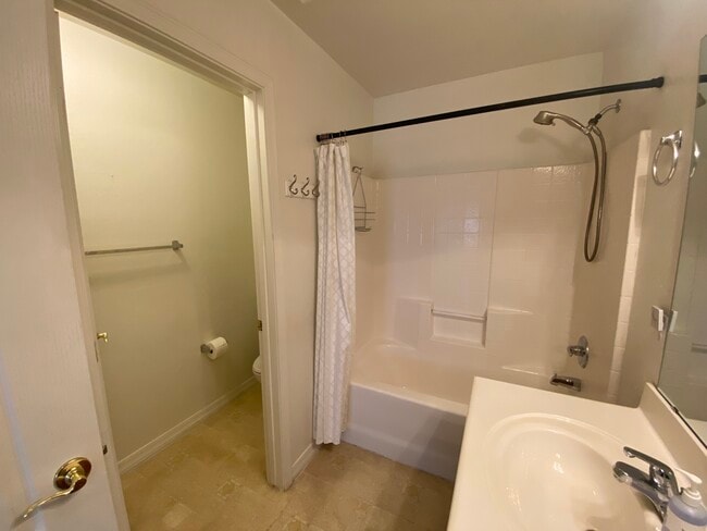 Photo - 17424 W Rimrock St Unidad Bedroom 3