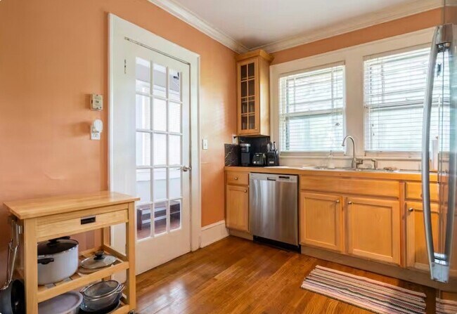 Photo - 426 Altoona Pl SW