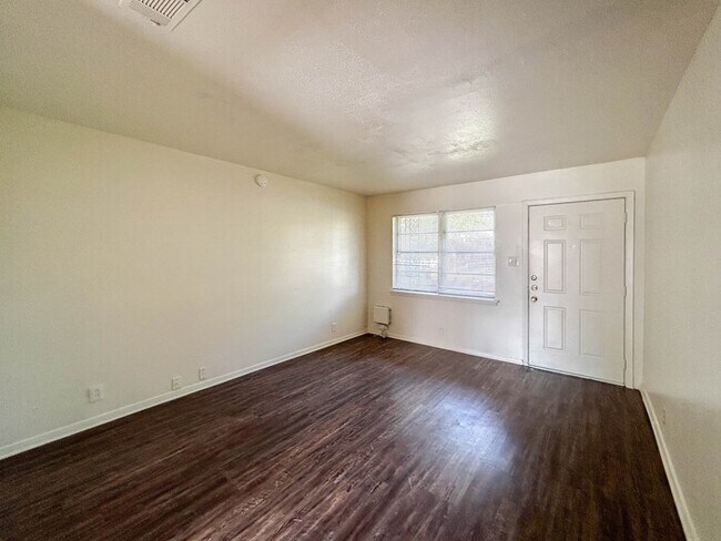 Photo - 3805 Atlas Dr