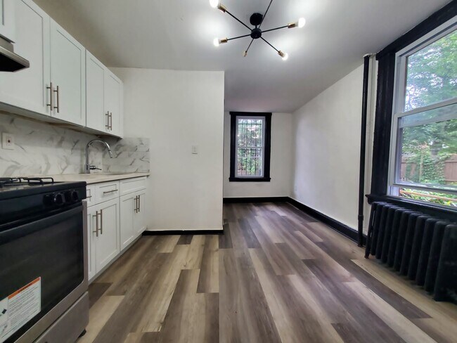 144 Clendenny Ave 1R - 142 Clendenny Ave Unit 3R