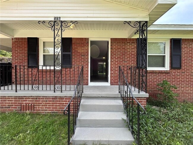 Photo - 506 Seville Dr