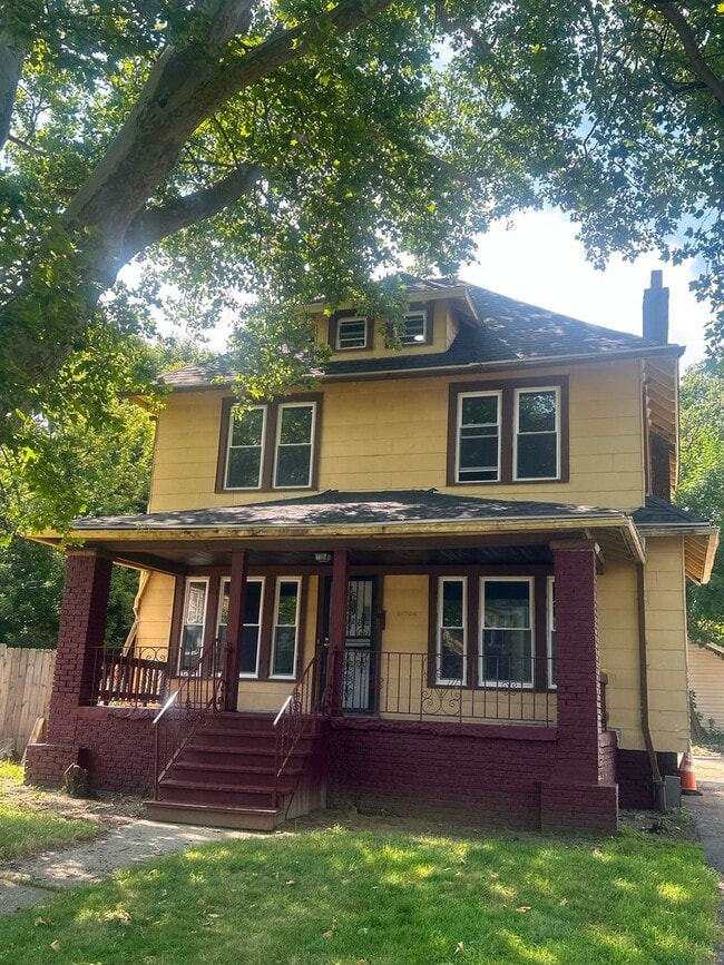 Building Photo - Cleveland North East Side Single