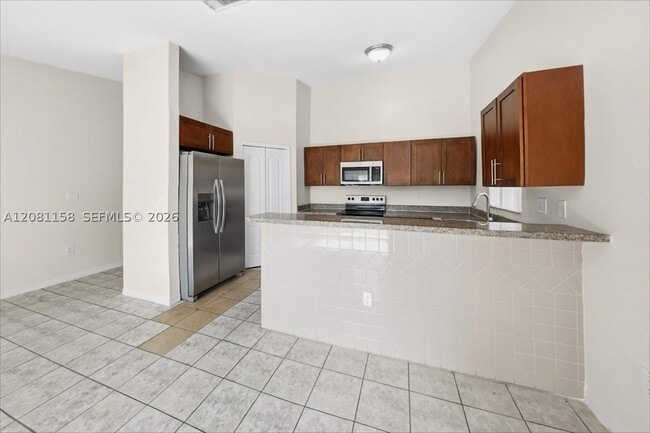 Photo - 957 NW 128th Pl