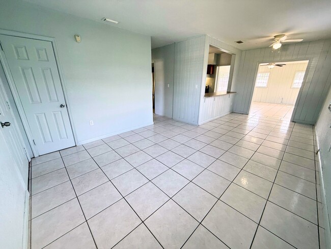 Building Photo - 15310 NW 31st Ave Rental