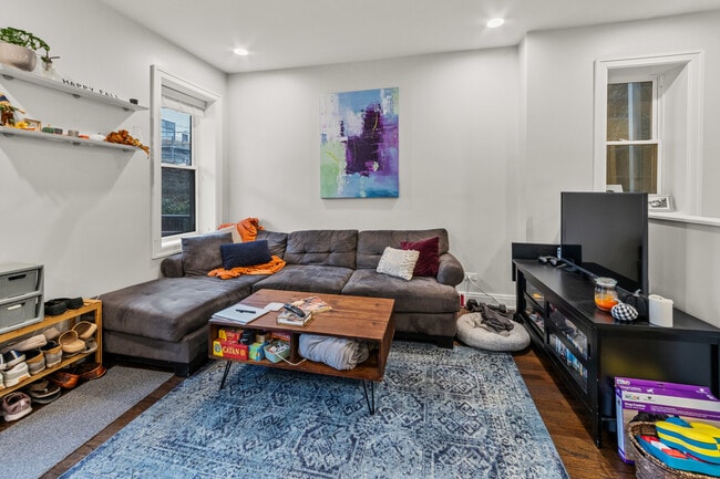 Photo - 856 N Hermitage Ave Unit 1R