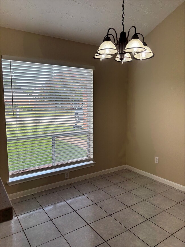 Photo - 1726 Oakwell Ln