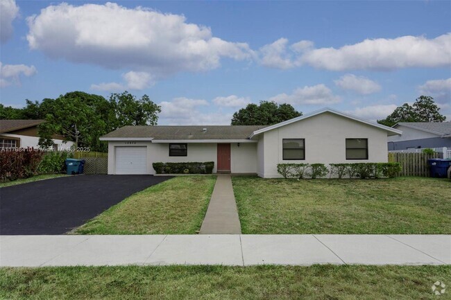 Building Photo - 10975 SW 158th Terrace Rental
