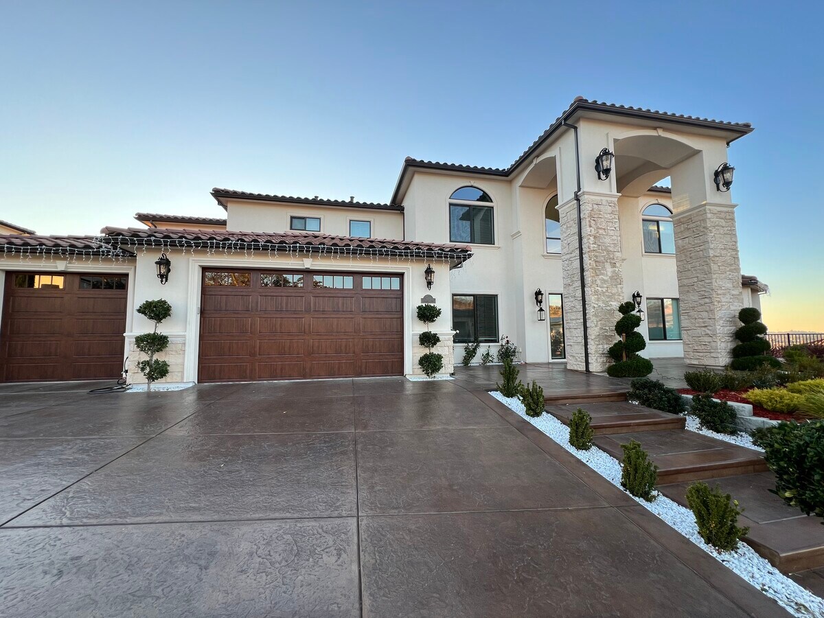 The additional unit is attached to the single car garage. - 719 Townsend Ct Unit 2