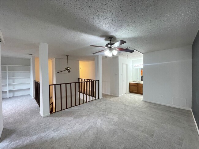 Photo - 3909 Tanglewilde St Unit 3909