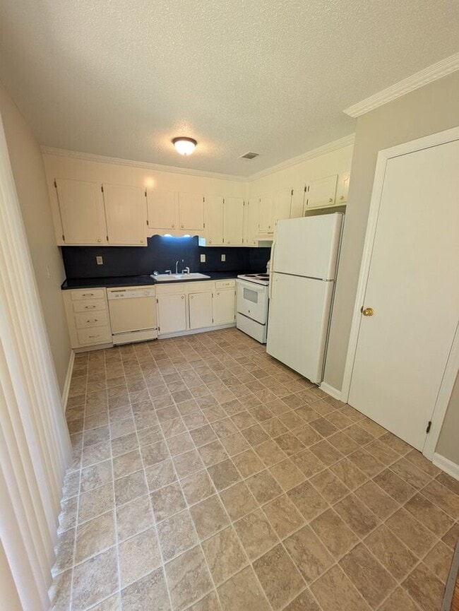 Photo - 3BD/2BA Single Family Home w/ Garage in Hi...