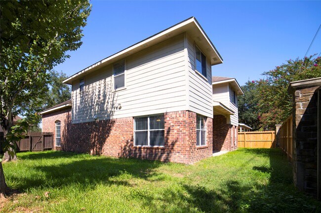 Building Photo - 10035 Magnolia Way Rental