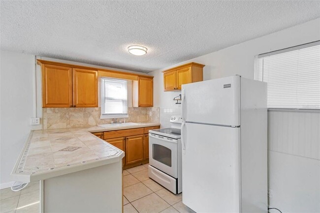 Photo - 809 Illinois Ave