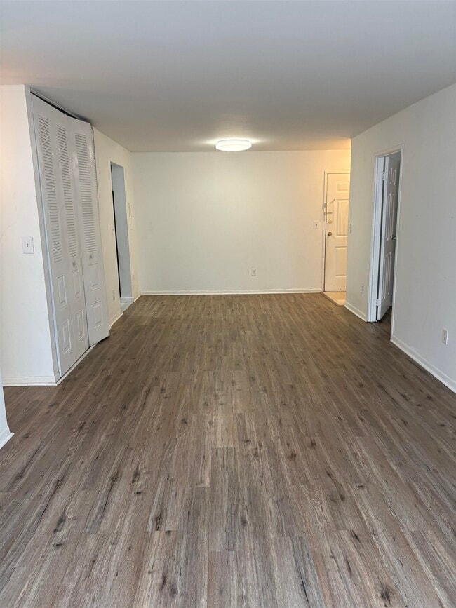 Building Photo - 9019 Wall St Unit 4G