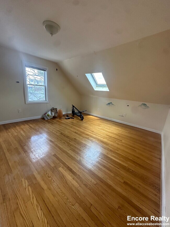 5 Clyde St