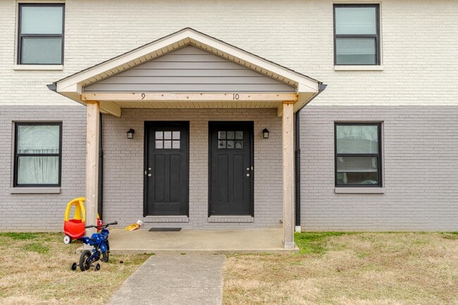 Building Photo - 311 S Atcher St Rental