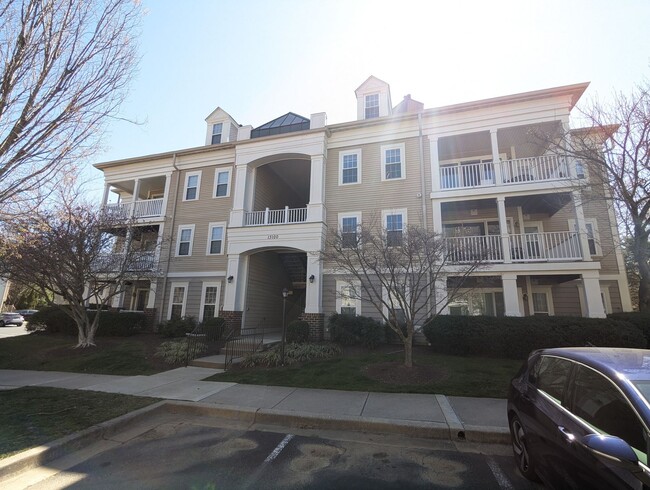 Photo - Beautifully maintained ground level condo in Germantown ready by mid April! Unit 1
