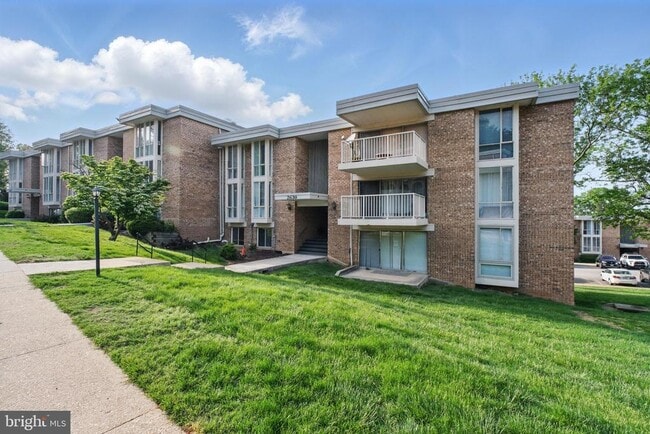 Building Photo - 2630 Wagon Dr Unit 2C Rental