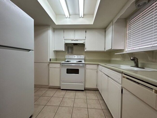 Photo - 1101 N April Cir