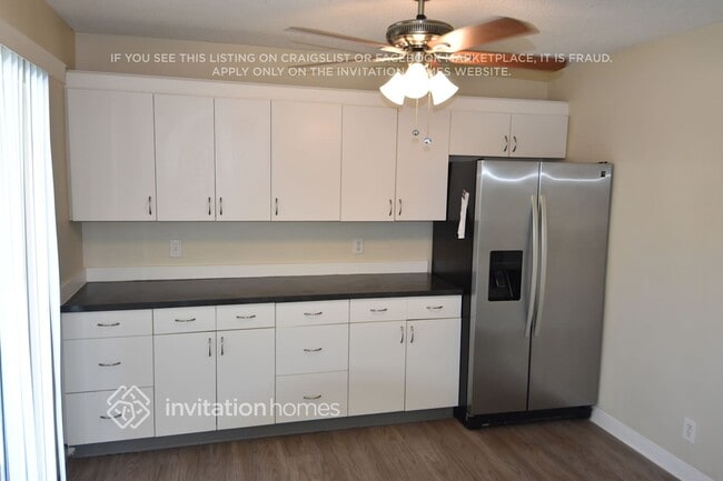 Photo - 1612 W River Dr