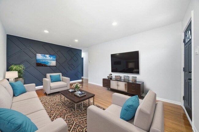 Photo - 14921 Lincoln Ave