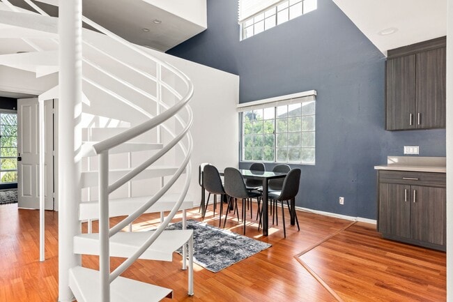 Photo - 10777 Ashton Ave Unidad Single Room 7 - 7