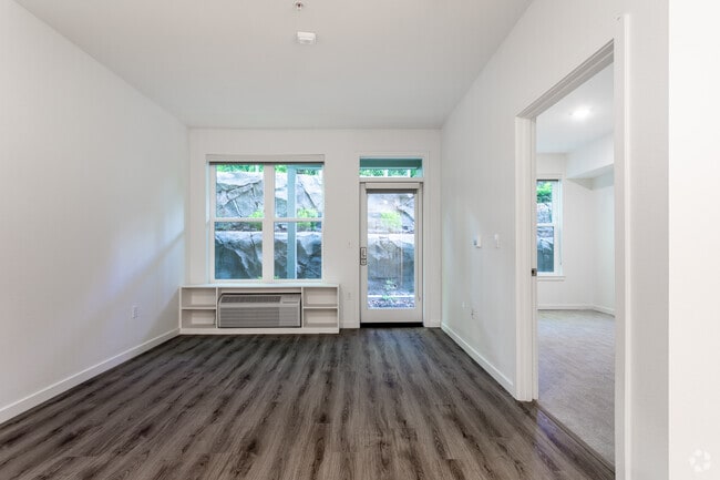 1BR, 1BA - 607 SF