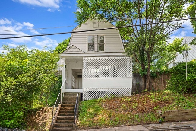 Photo - Stunning 4 bedroom home in Perry South available now!