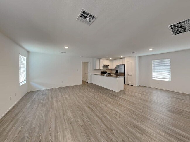 Photo - 4115 Southton Tarn