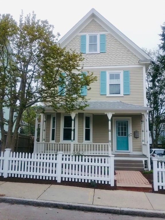 Building Photo - 35 Amherst St Unit 2