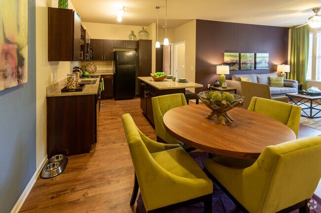 2 BR 2 BA 1062 SF