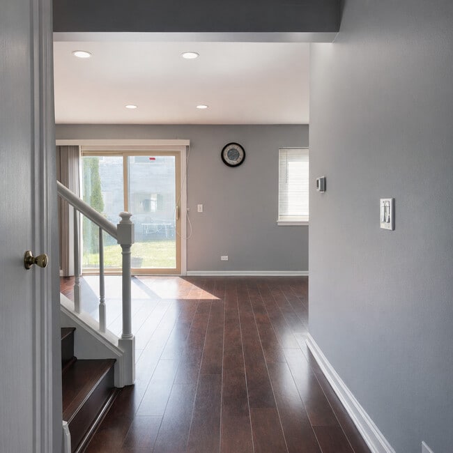 Photo - 1527 Mohawk Trail