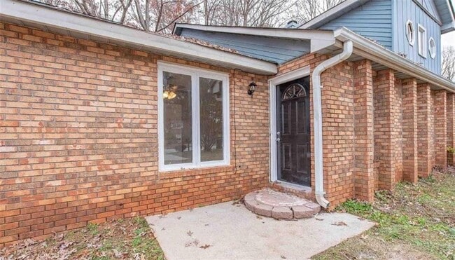 Photo - 2599 Fieldstone View Ln SE