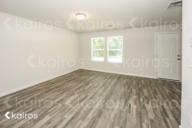 Photo - 234 Fox Chase Wy