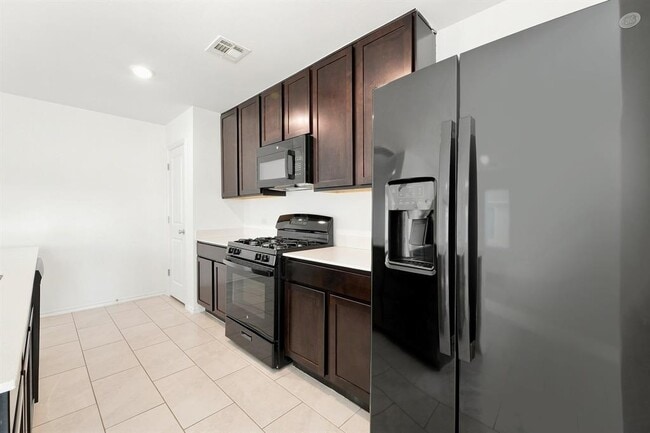 Photo - 2208 Bleecker St