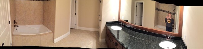Photo - 400 Elk Valley Dr