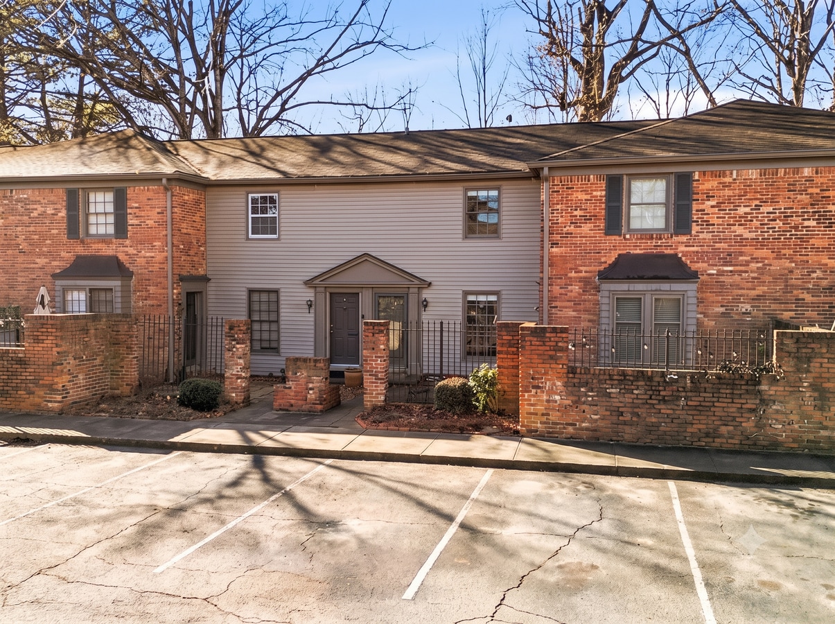 Photo - 3083 Colonial Way Unit F