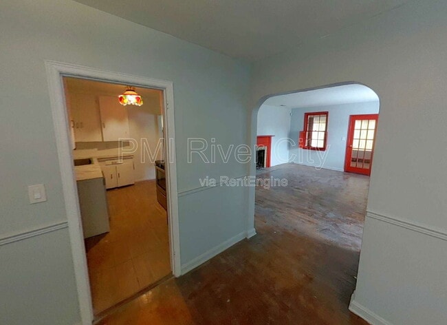 Photo - 433 W 70th St