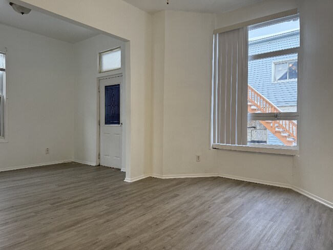 Photo - 3525 W Fullerton Ave Unit 2