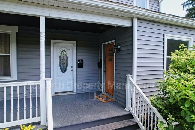 Photo - 505 B St Unit 2