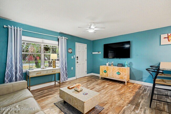 Photo - 122 East Ct