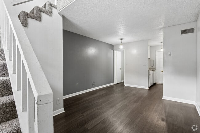 1BR, 1.5BA - 630SF - Living Room