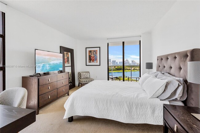 Photo - 3701 N Country Club Dr Unidad 1604