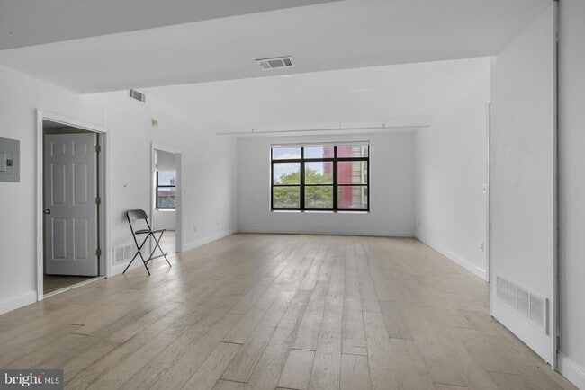Building Photo - 301 Spring Garden St Unit 3B