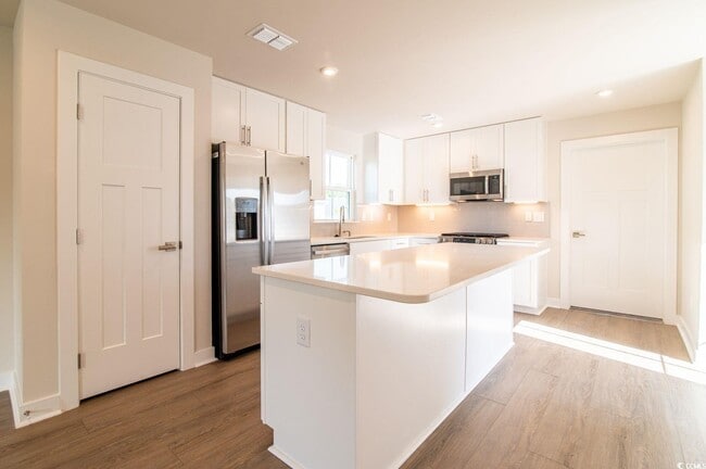 Photo - 2812 Rowyn St