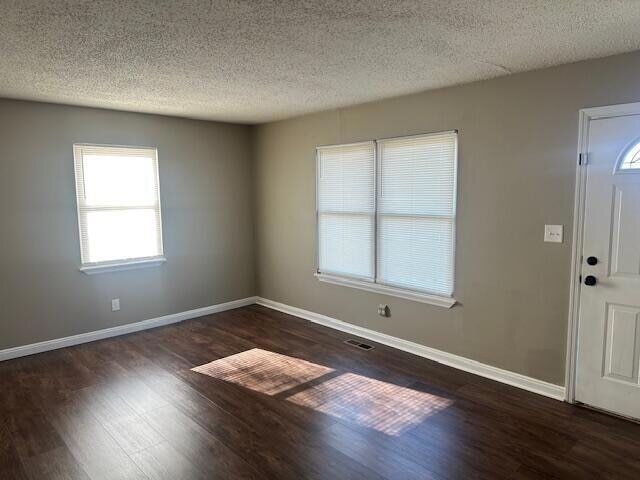 Photo - 5025 Lake Cir Dr NE