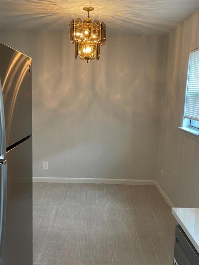 Photo - 2222 Mission Hill Dr