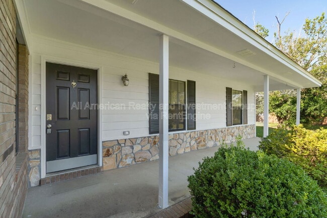 Photo - 502 Krest Dr